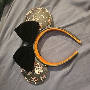 DISNEY PARKS halloween loungefly minnie mouse ears